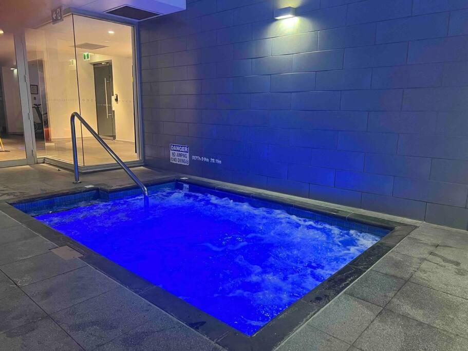 City Apartment, Pool & Carpark Adelaide Eksteriør billede